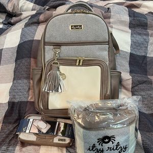 Itzy Ritzy Vanilla Latte Boss Plus and accessories